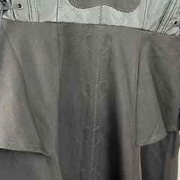 Red Queen Battle Coat - Picture 8 of 8